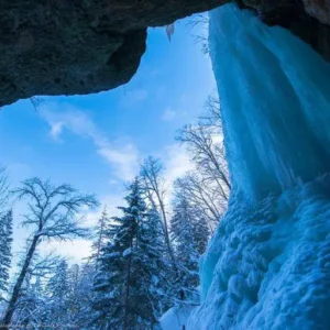 The Stunning Views Behind Japan’s 10 Most Famous Waterfalls 1-1 Featured