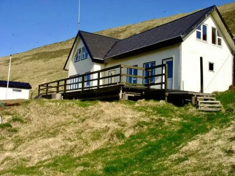 The Story Behind The Loneliest House In The World 2