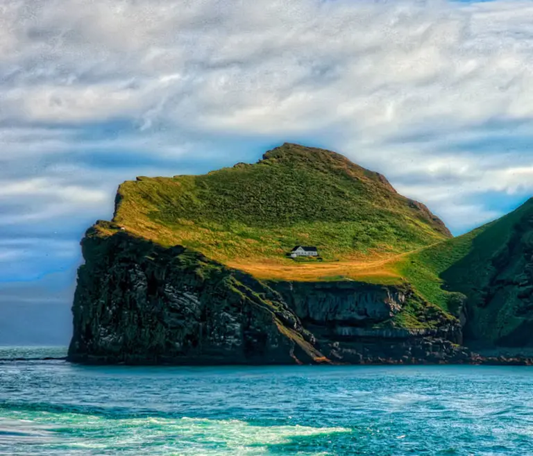 The Story Behind The Loneliest House In The World 8