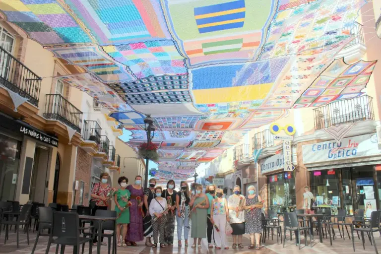 Unique And Colorful Sunshade Created By A Crochet Class In Spain 4