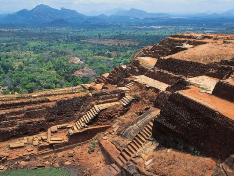 Discovering Sigiriya Fortress 5