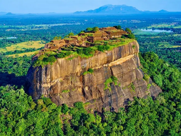 Discovering Sigiriya Fortress