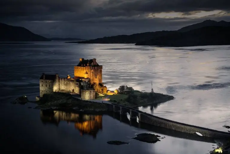 Marvel At The Timeless Beauty Of Scotland’s Eilean Donan Castle 3