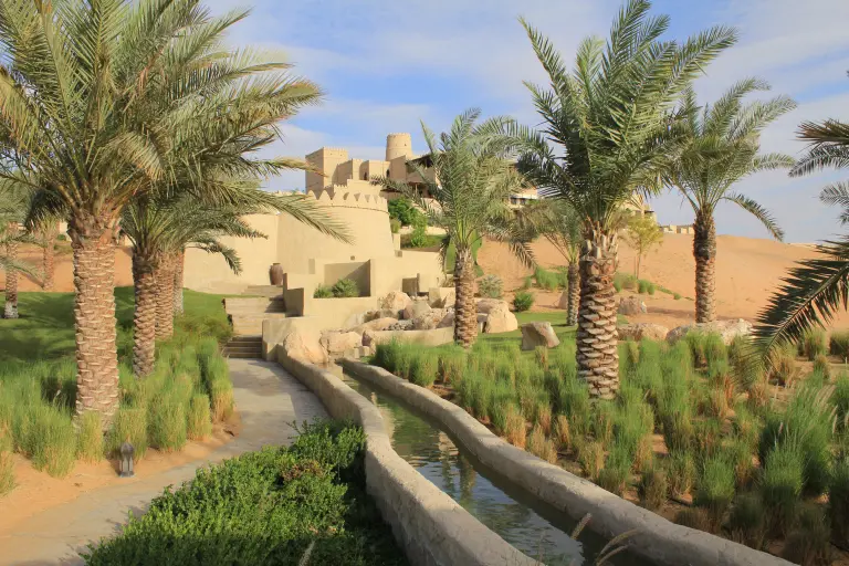 11 Stunning Desert Oases That Stay Lush Year‑round 3