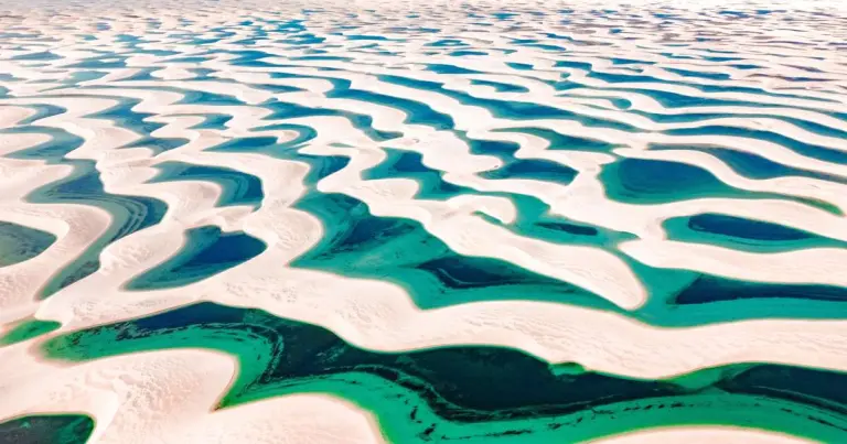11 Stunning Desert Oases That Stay Lush Year‑round 6