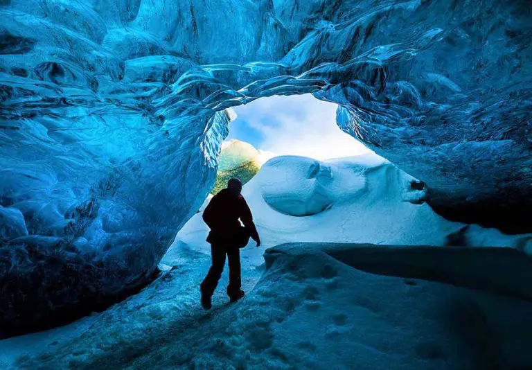 Visitors To The Magnificent Crystal Cave Feel As Though They've Entered A Long-lost Realm 3