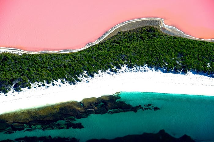 Lake Hillier 4