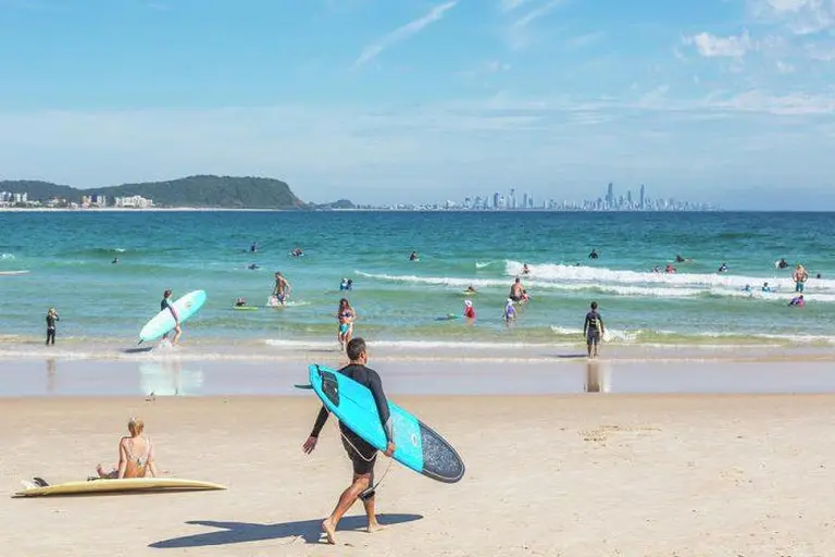 Discover Gold Coast 4-2