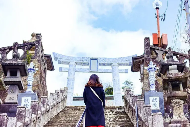 The 363-year-old Temple In Japan Famous For Its White Porcelain Gate 1