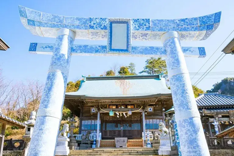 The 363-year-old Temple In Japan Famous For Its White Porcelain Gate Featured