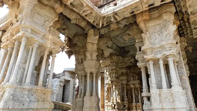 The Mysterious 'musical Pillars' Of An Ancient Indian Temple That Play Music When Struck