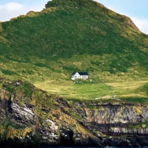 Elliðaey Lodge – Iceland