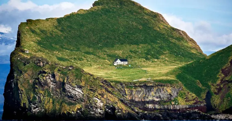 Elliðaey Lodge – Iceland