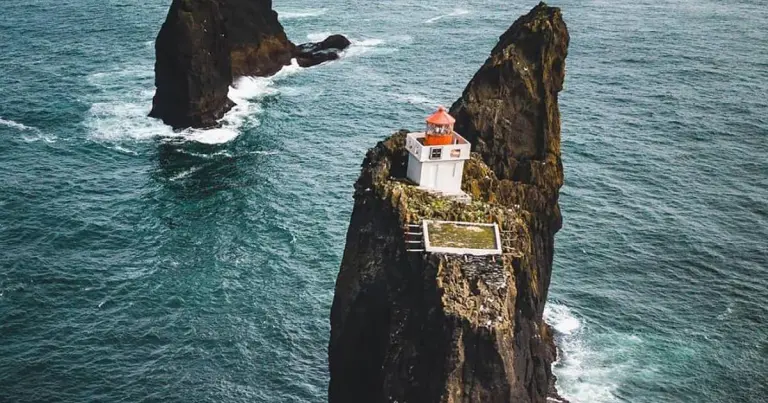 Thrídrangaviti Lighthouse (Iceland)