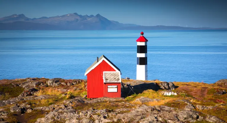 Lyngstuva Lighthouse Cabin – Norway