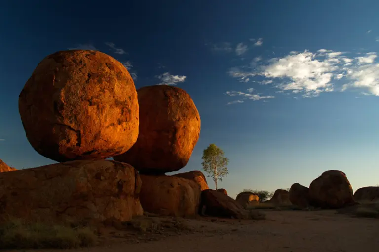 Devils Marbles 4