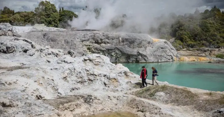 10 Breathtaking Natural Wonders To Discover In New Zealand 2