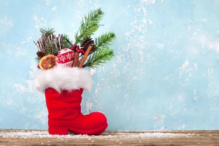 7 Christmas Traditions In Japan That Surprise Visitors 2