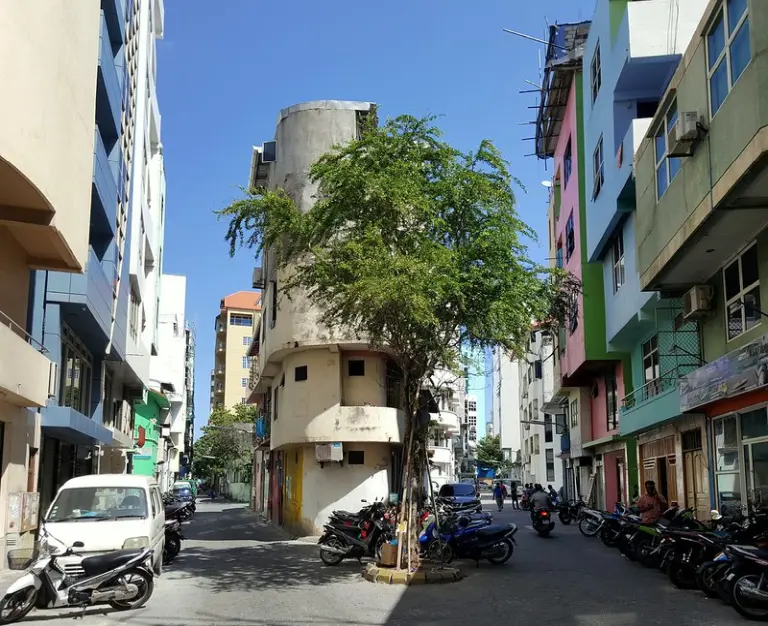 Malé 4