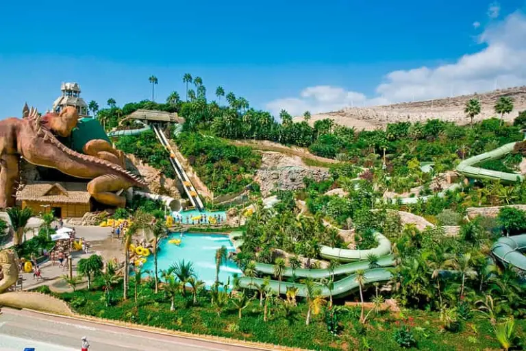 The World's Most Disappointing Tourist Attractions (ranked By Real Travelers) 3