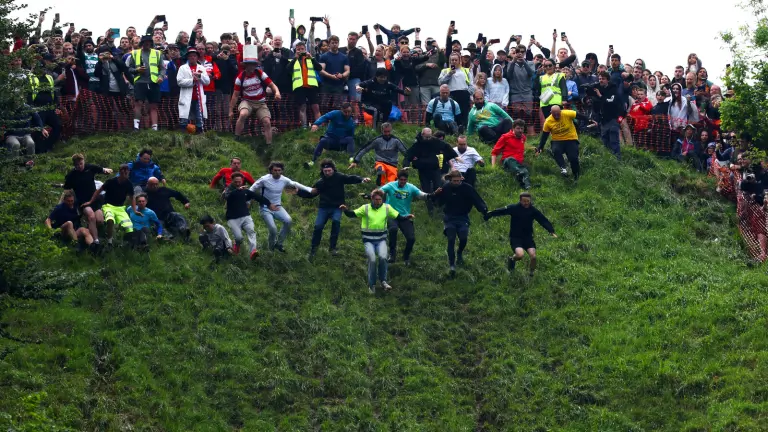Cheese Rolling In Gloucestershire 2
